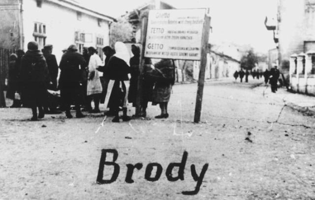 the_entrance_to_the_brody_ghetto_west_ukraine_1942-43